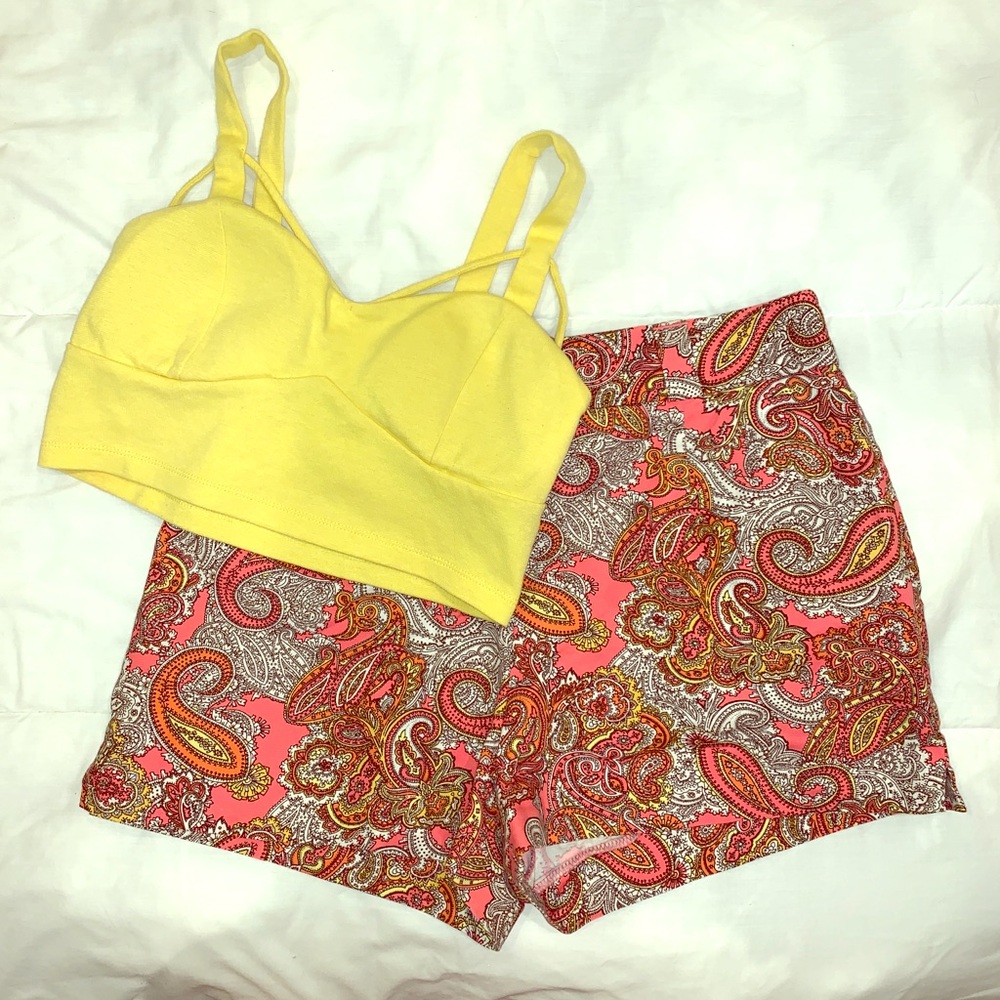TWO PIECE OUTFIT SET - CROP TOP & SHORTS